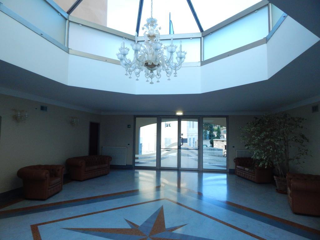 Residence La Perla ฟีนาเลลีกูเร ภายนอก รูปภาพ